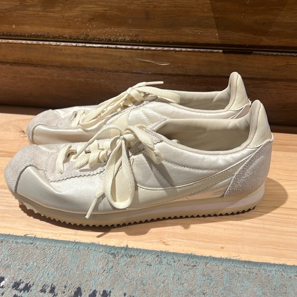 White/cream Nike Cortez shoes